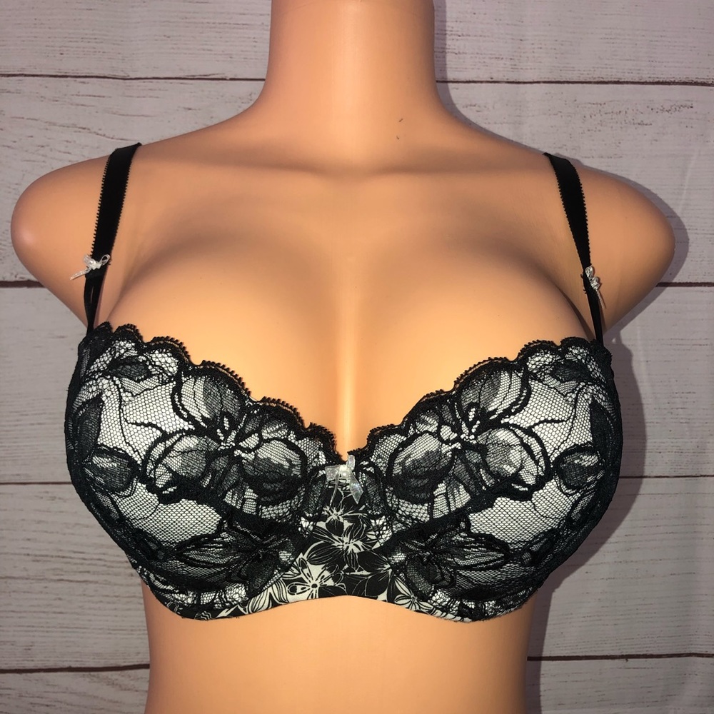 Victoria's Secret Black and White Lace Bra - Picture 2 of 5